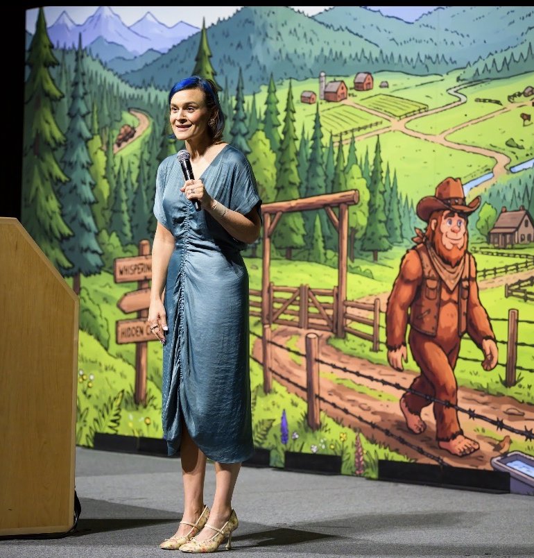 Load video: Juliet Kuehnle keynote speaker sizzle reel